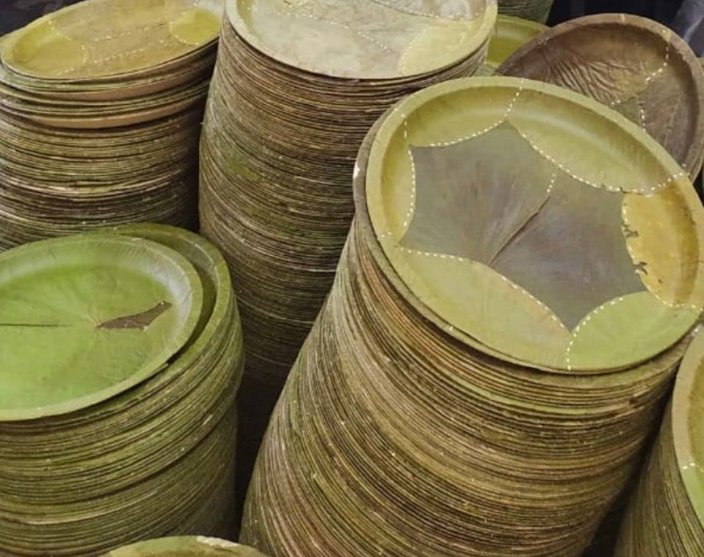 Leaf bowl for eco-friendly dining